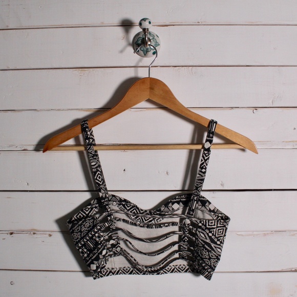 Geometric Sweetheart Crop Top - Picture 2 of 5